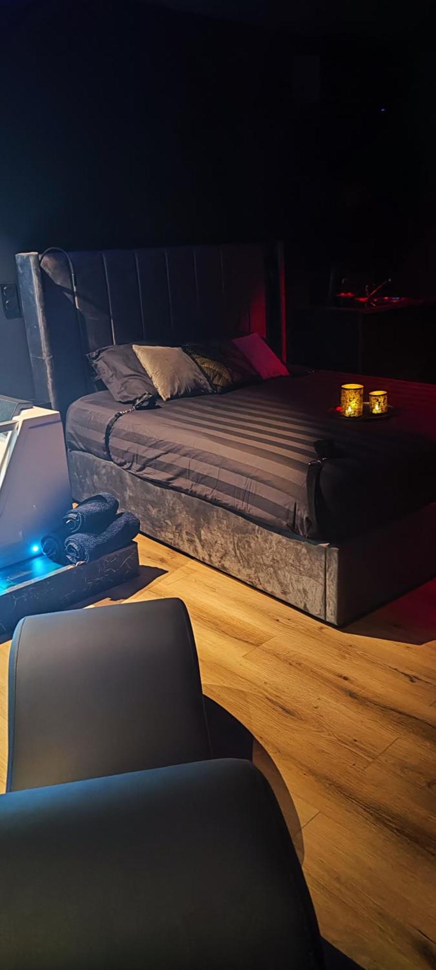 Loveroomxspa Bourg-Saint-Christophe Zimmer foto